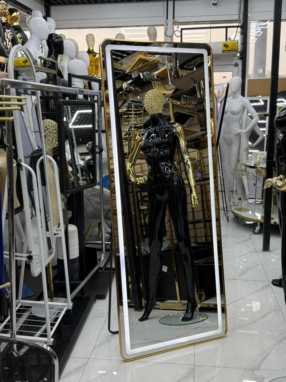 Зеркало с LED подсветкой.